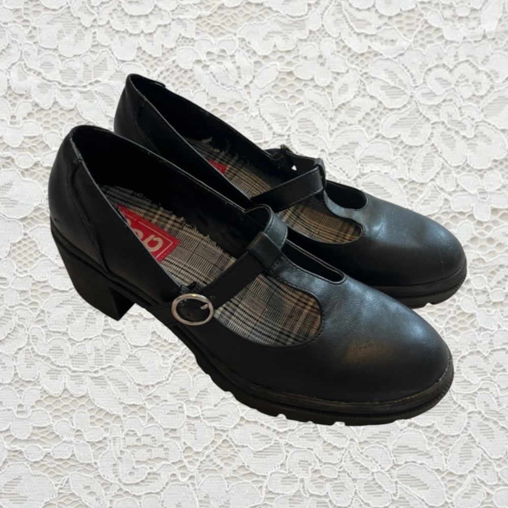 vintage y2k mary jane heels